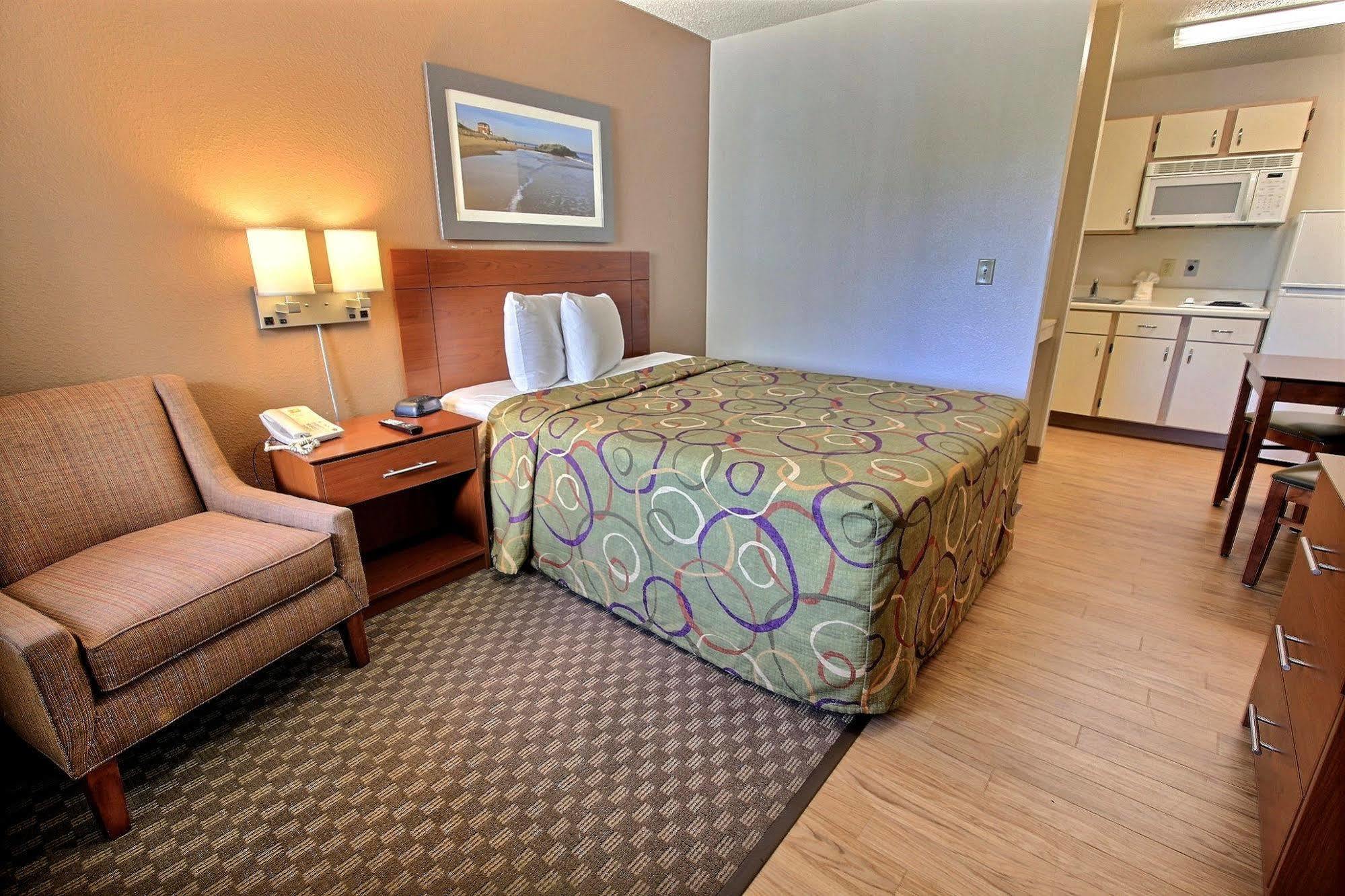 Intown Suites Extended Stay Chesapeake Va - I-64 Crossways Blvd Εξωτερικό φωτογραφία